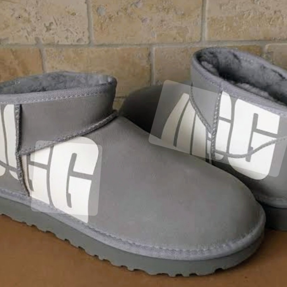 UGG Classic Chop Cobble Logo Suede Boots Size 7  Excellent Used Condition